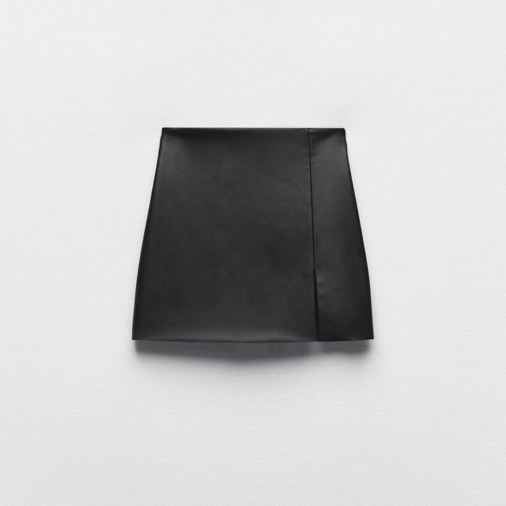 NWT zara VIRAL leather skort!!